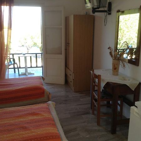 Rooms To Let To Kyma Skala Sikamineas Skala Sykamineas Pokoj fotografie