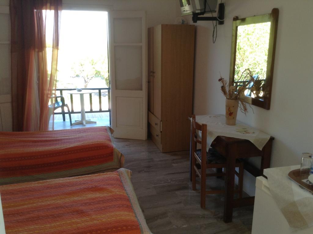 Rooms To Let To Kyma Skala Sikamineas Skala Sykamineas Pokoj fotografie
